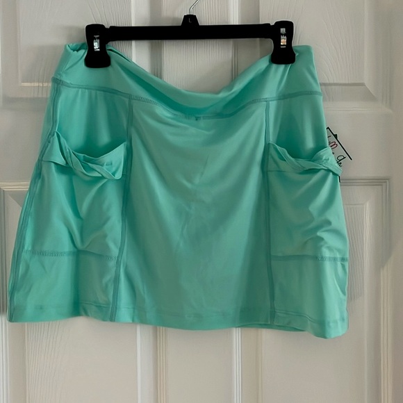 Lillie Green Solid Twist Pockets Skort, NWT - Picture 1 of 4